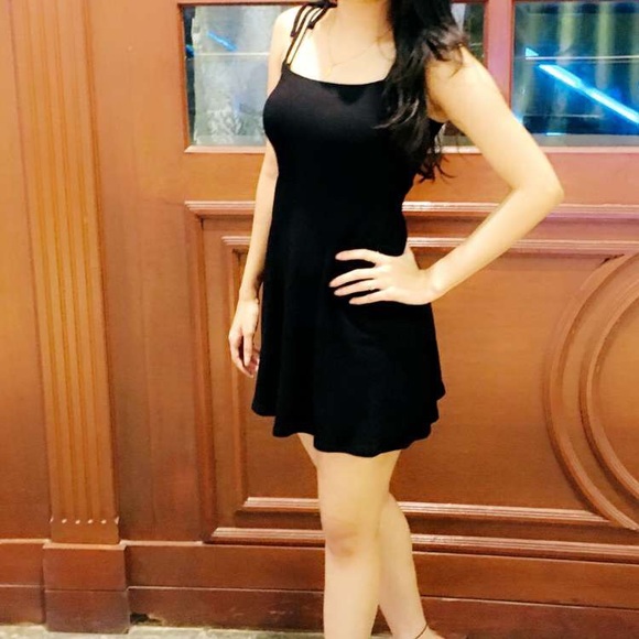 F21 black skater dress - Picture 5 of 14